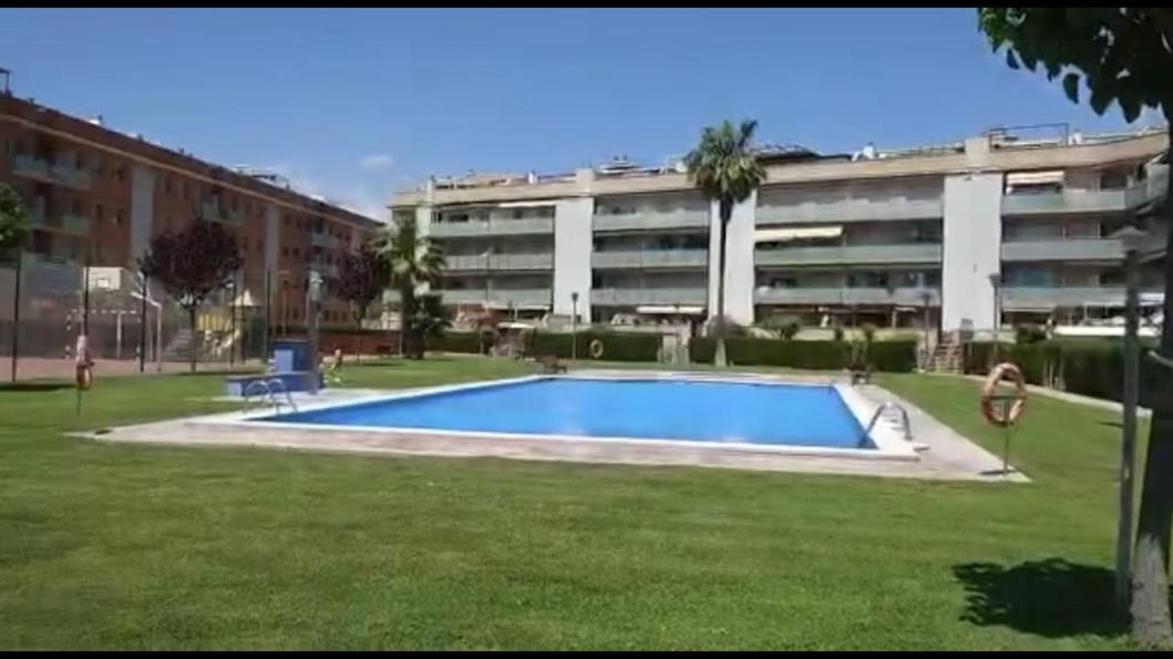 Riu - Apartamento en primera línea de mar con piscina Cubelles Exterior foto